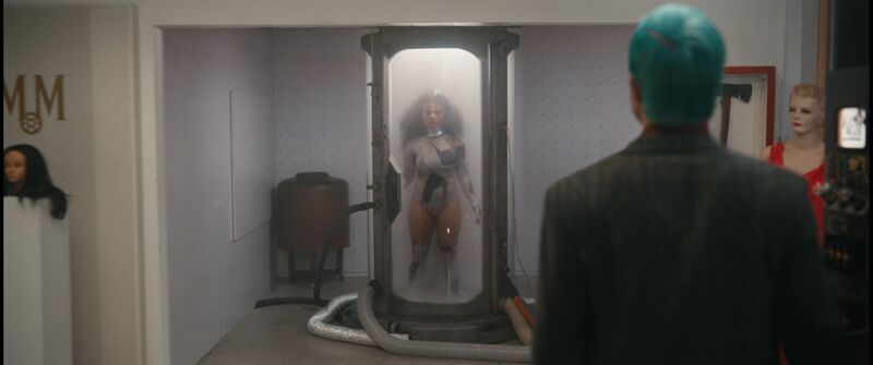 File:Bella Poarch - Build a Bitch 19.jpg